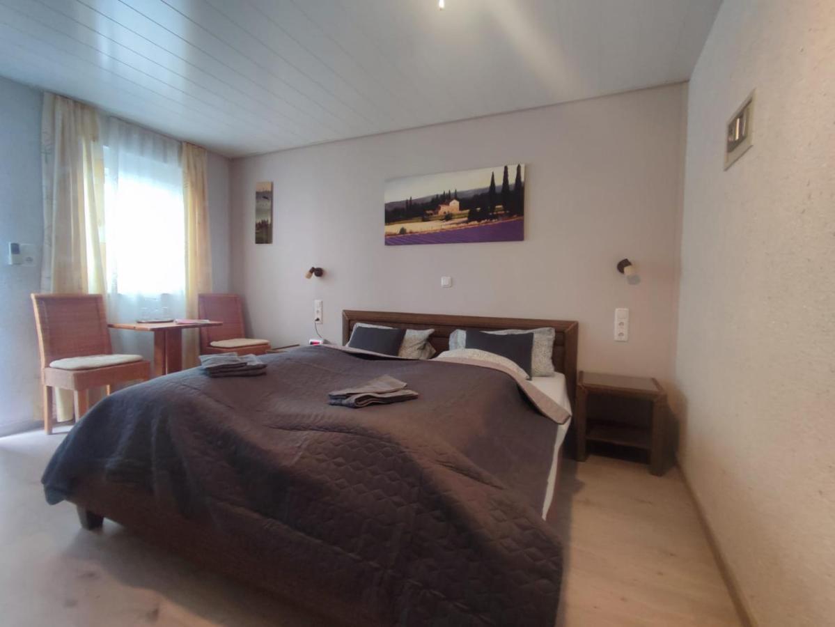 Gaestehaus Im Alten Faehrhaus โคเคห์ม ภายนอก รูปภาพ