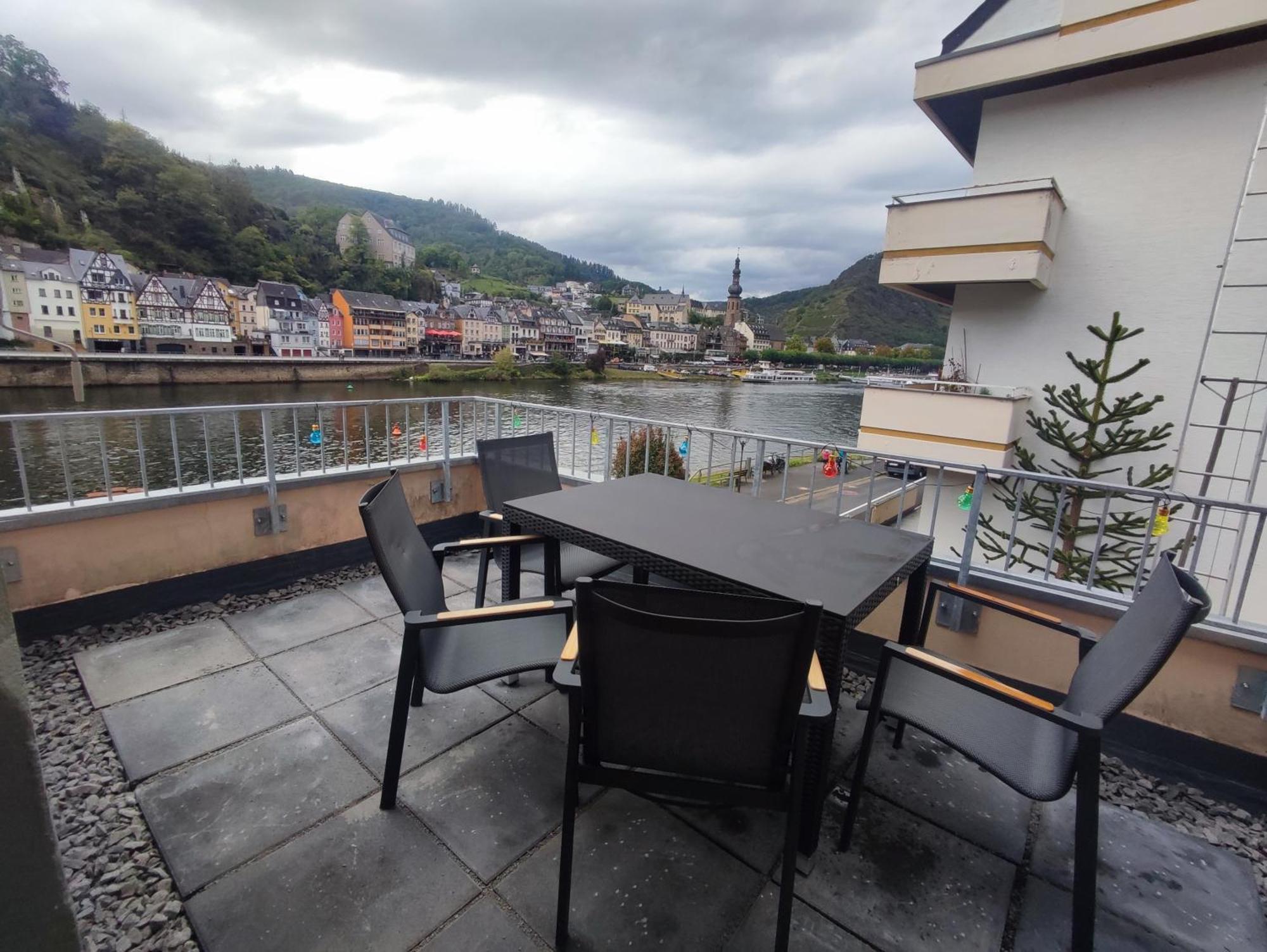 Gaestehaus Im Alten Faehrhaus โคเคห์ม ภายนอก รูปภาพ